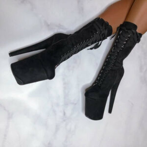 Hella Heels Babydoll zwarte paaldanshakken op marmer ondergrond